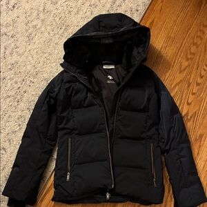 Descente Navy Ski & Snow Jacket with gold zipper